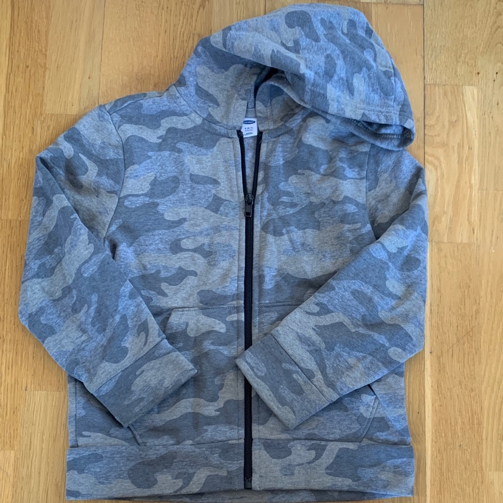 Zip up sweatshirts and Columbia hoodie. Size small. - Picture 4 of 7